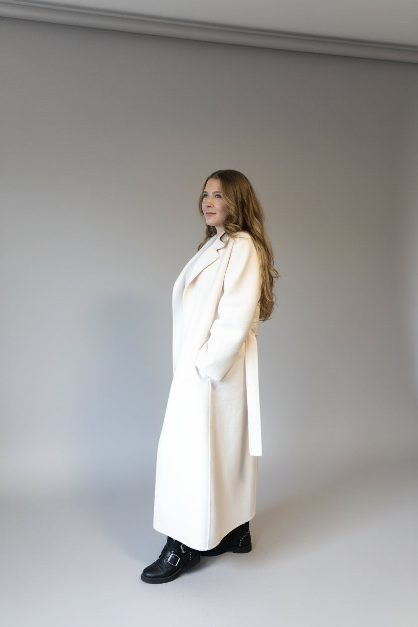 Mantel - Winter Bloom